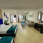 Arrecife Apartments